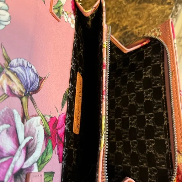Betsey Johnson Floral Pink Crossbody Bag - Picture 4 of 9